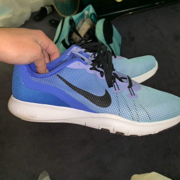 Nike Shoes - Nike Free Run
